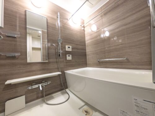 浴室乾燥機能完備の広々とした浴室はとてもリラックスできる空間です（＾＾♪ (風呂)