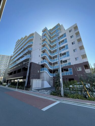 【外観】2023年3月築、10階建てマンション♪